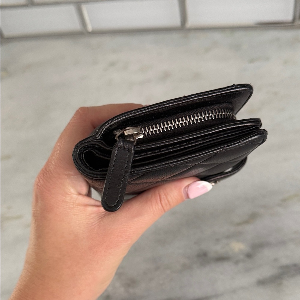 CHANEL Black vintage Quilted Wallet - Picture 6 of 10